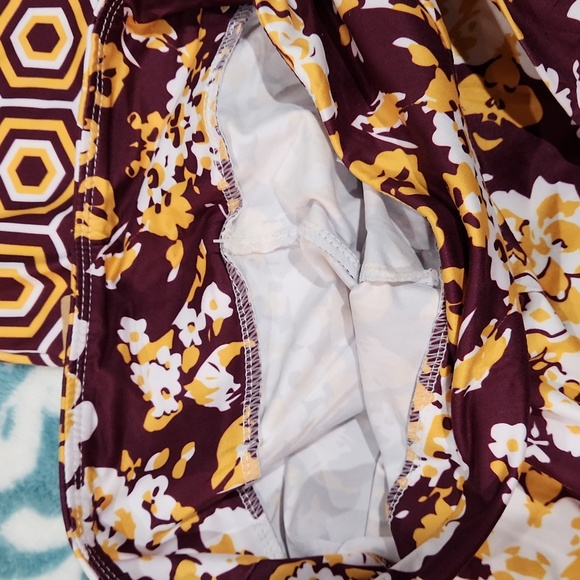 🐶 4/$30 Fanfare leggings Washington Commanders OS - Picture 2 of 4